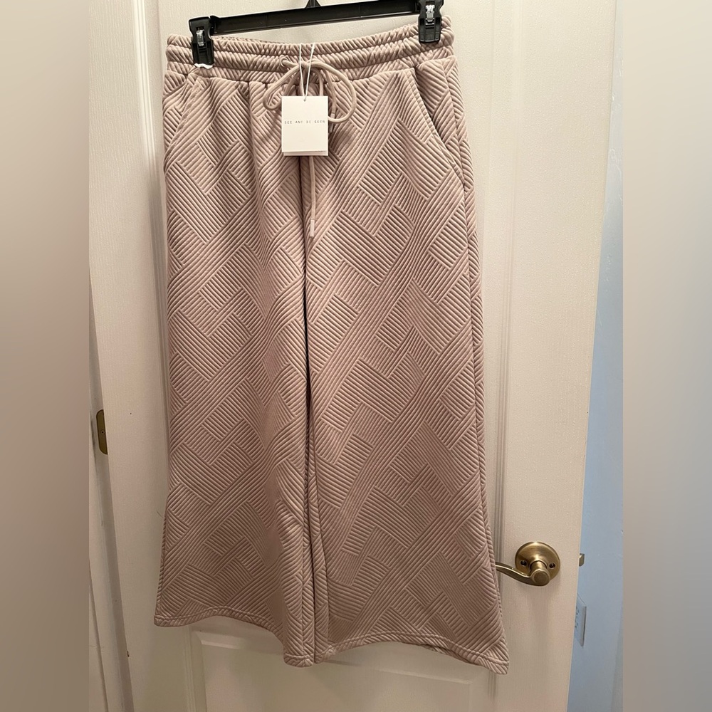 See And Be Seen Geometric Beige Cropped Pants